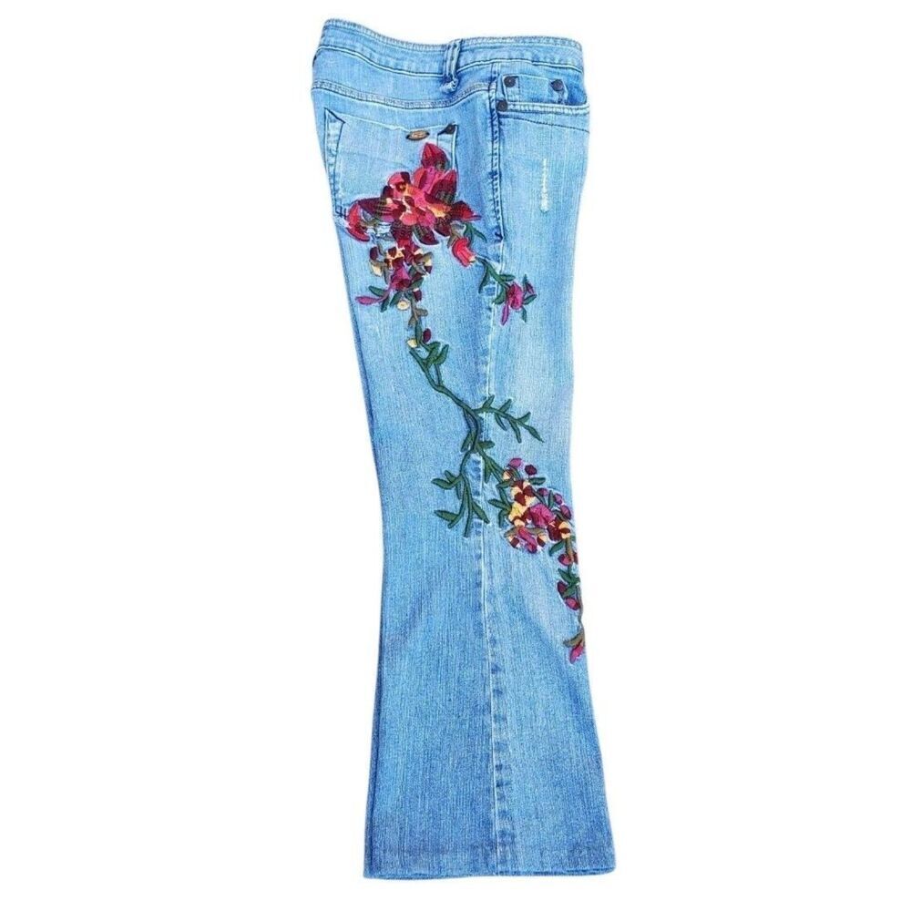 Candie's Junior Sz 9 Denim Blue Jeans Embroidered Distressed Hemmed